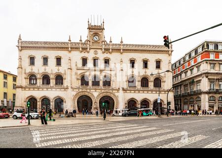 Affiche gare Rossio, entrée principale dans le centre de Lisabon, Portugal. La façade néo-manuéline de la station a été conçue entre 1886 et 1887. Banque D'Images