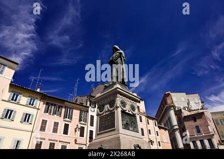 L'ITALIE, Lazio, Rome, statue de Giordano Bruno dans le Campo dei Fiori Banque D'Images