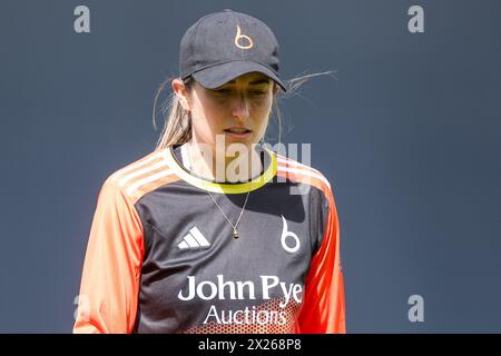 Birmingham, Royaume-Uni. 20 avril 2024. Marie Kelly de Blaze lors du Rachel Heyhoe Flint Trophy match entre Central Sparks et The Blaze à Edgbaston Cricket Ground, Birmingham, Angleterre le 20 avril 2024. Photo de Stuart Leggett. Utilisation éditoriale uniquement, licence requise pour une utilisation commerciale. Aucune utilisation dans les Paris, les jeux ou les publications d'un club/ligue/joueur. Crédit : UK Sports pics Ltd/Alamy Live News Banque D'Images