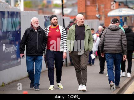 Les fans arrivent avant le match de premier League à Bramall Lane, Sheffield. Date de la photo : samedi 20 avril 2024. Banque D'Images