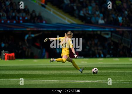 Barcelone, Espagne, 20 avril 2024. Ligue des Champions femmes - demi-finale - première manche - FC Barcelona v Chelsea FC. Hannah Hampton (24 ans) gardienne du Chelsea FC. Crédit : Joan Gosa/Alamy Live News Banque D'Images