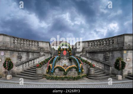 Fontaine de Pâques devant le jardin orangère du monastère d'Ebrach, Ebrach, basse-Franconie, Bavière, Allemagne Banque D'Images