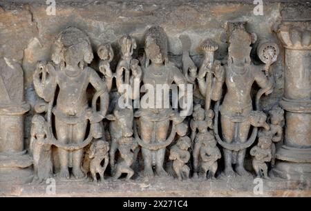 14 mars 2024, Abhaneri, Rajasthan, USA : les Chand Baori marchent bien dans le village d'Abhaneri dans l'État du Rajasthan, en Inde. 15 mars 2024. L'un des plus grands puits à marches au monde, il a été construit au IXe siècle après JC par le roi Chanda. Il a été construit pour conserver l'eau et fournir un soulagement de la chaleur. Plus de 3 500 marches descendent 13 niveaux ou environ 30 mètres (crédit image : © Mark Hertzberg/ZUMA Press Wire) USAGE ÉDITORIAL SEULEMENT! Non destiné à UN USAGE commercial ! Banque D'Images