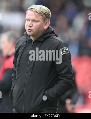 Doncaster, Royaume-Uni. 20 avril 2024. Barrow manager Pete Wild lors du match de Sky Bet League 2 entre Doncaster Rovers et Barrow au Keepmoat Stadium, Doncaster le samedi 20 avril 2024. (Photo : Mark Fletcher | mi News) crédit : MI News & Sport /Alamy Live News Banque D'Images