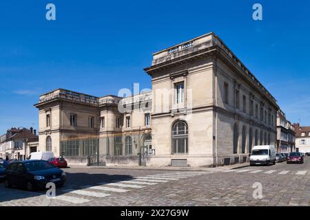 Compiègne, France - mai 27 2020 : Tribunal de commerce dans les locaux de l'ancienne Banque de France. Banque D'Images