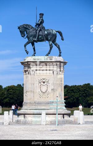 Chantilly, France - 03 septembre 2016 : monument équestre à Anne de Montmorency. Anne était duc de Montmorency et chevalier honoraire de la Garte Banque D'Images