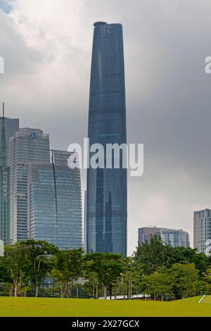 Guangzhou, Chine - août 15 2018 : le Guangzhou International Finance Centre (également appelé Guangzhou West Tower) est un centre de 103 étages de 438,6 m (1 439 ft) Banque D'Images