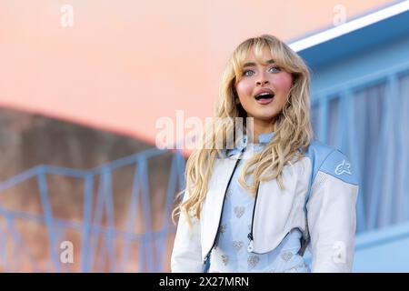 Indio, États-Unis. 19 avril 2024. Sabrina Carpenter pendant le Festival de musique Stagecoach à l'Empire Polo Club le 19 avril 2023, à Indio, Californie (photo de Daniel DeSlover/Sipa USA) crédit : Sipa USA/Alamy Live News Banque D'Images