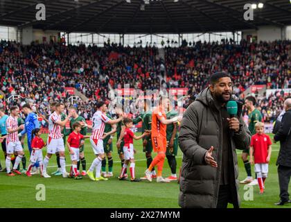 Hugh Woozencroft avant le coup d'envoi lors du match du Sky Bet Championship Stoke City vs Plymouth Argyle au stade Bet365, Stoke-on-Trent, Royaume-Uni, 20 avril 2024 (photo Stan Kasala/News images) Banque D'Images