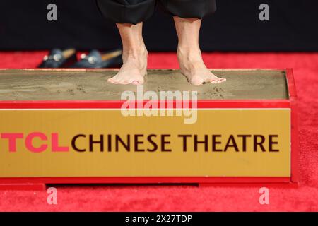 19 avril 2024, Los Angeles, Californie, États-Unis : Jodie Foster imprime lors d'une cérémonie honorant Jodie Foster avec des empreintes de mains et de pieds au Théâtre chinois TCL IMAX. (Crédit image : © Nina Prommer/ZUMA Press Wire) USAGE ÉDITORIAL SEULEMENT! Non destiné à UN USAGE commercial ! Banque D'Images