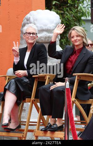 19 avril 2024, Los Angeles, Californie, États-Unis : Jamie Lee Curtis, Jodie Foster lors d'une cérémonie honorant Jodie Foster avec des empreintes de mains et de pieds au TCL Chinese Theatre IMAX. (Crédit image : © Nina Prommer/ZUMA Press Wire) USAGE ÉDITORIAL SEULEMENT! Non destiné à UN USAGE commercial ! Banque D'Images