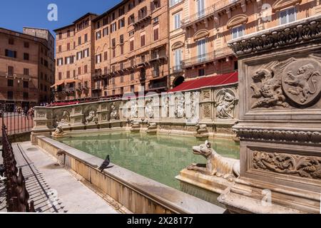 Sienne, Italie 02 juin 2022 Fontaine de Gaia sur la célèbre place de la ville piazza del Campo Banque D'Images