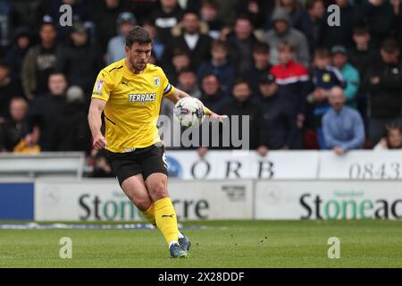 Doncaster, Royaume-Uni. 20 avril 2024. Barrow's Niall Canavan lors du match de Sky Bet League 2 entre Doncaster Rovers et Barrow au Keepmoat Stadium, Doncaster le samedi 20 avril 2024. (Photo : Mark Fletcher | mi News) crédit : MI News & Sport /Alamy Live News Banque D'Images