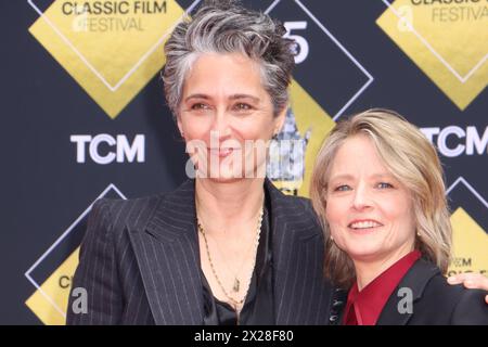 Alexandra Hedison, Jodie Foster 04/19/2024 la cérémonie Hand & Footprint en hommage à Jodie Foster au TCL Chinese Theatre de Los Angeles, CA photo par Izumi Hasegawa/Hollywood News Wire Inc Crédit : Hollywood News Wire Inc./Alamy Live News Banque D'Images