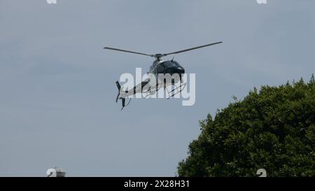 Los Angeles, Californie, USA 19 avril 2024 LAPD police Helicopter le 19 avril 2024 à Los Angeles, Californie, USA. Photo de Barry King/Alamy Stock photo Banque D'Images