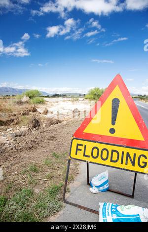 Panneau d'avertissement d'inondation, Western Cape, Afrique du Sud Banque D'Images