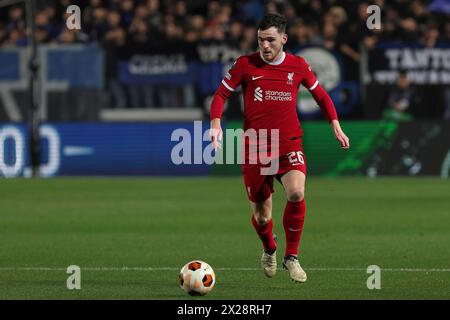 Bergame, Italie. 20 avril 2024. Italie, Bergame, 18 avril 2024 : Andrew Robertson (Liverpool) monte le peloton en première mi-temps lors du match de football Atalanta BC vs Liverpool, Europa League Quarter final 2nd Leg Gewiss Stadium.Italie, Bergame, 2024 04 18: Atalanta BC vs Liverpool FC, Europa League 2023/2024 Quarter final 2nd Leg au Gewiss Stadium (crédit image : © Fabrizio Andrea Bertani/Pacific Press via ZUMA Press Wire) USAGE ÉDITORIAL SEULEMENT! Non destiné à UN USAGE commercial ! Banque D'Images