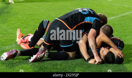 New York, États-Unis. 20 avril 2024. Les joueurs du NYCFC célèbrent le 2e but marqué par Julian Fernandez dans le match de la saison régulière de la MLS contre DC United au Citi Field à New York le 20 avril 2024. NYCFC a gagné 2 à 0. (Photo de Lev Radin/Sipa USA) crédit : Sipa USA/Alamy Live News Banque D'Images