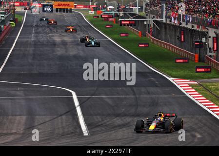 Shanghai, Chine. 21 avril 2024. Max Verstappen (NLD) Red Bull Racing RB20. 21.04.2024. Championnat du monde de formule 1, Rd 5, Grand Prix de Chine, Shanghai, Chine, jour de la course. Le crédit photo devrait se lire : XPB/Alamy Live News. Banque D'Images