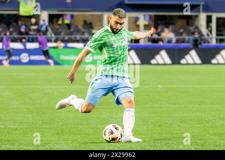 Seattle, Washington, États-Unis. 20 avril 2024. Le joueur des Seattle Sounders CRISTIAN ROLDAN #16 tire un coup au but, dans la 2e moitié du match Seattle Sounders vs Vancouver Whitecaps, où les sirènes perdent à domicile 0-2. (Crédit image : © Melissa Levin/ZUMA Press Wire) USAGE ÉDITORIAL SEULEMENT! Non destiné à UN USAGE commercial ! Crédit : ZUMA Press, Inc/Alamy Live News Banque D'Images