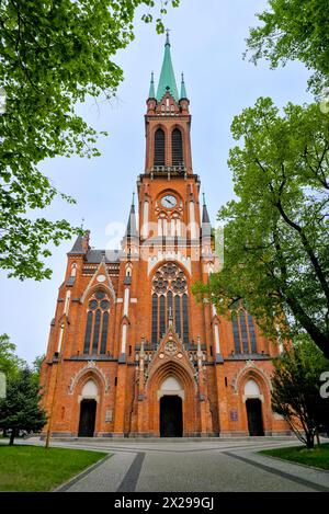 L'église de. Stanislaus, évêque et martyr, de la paroisse de suffisamment Adalbert tir grand angle Banque D'Images