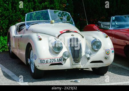 meggenhofen, autriche, 20 août 2006, oldtimer landlralle, compétition et rencontre de voitures et motos anciennes, jaguar xk 120 *** meggenhofen, österreich, 20. août 2006, oldtimer landlralle, wettbewerb und treffen von oldtimern und motorrädern, jaguar xk 120 Copyright : xx Banque D'Images