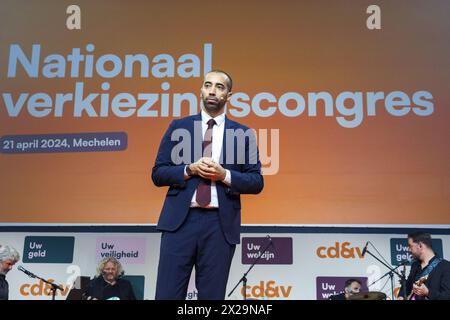 Malines, Belgique. 21 avril 2024. Sammy Mahdi, président de CD&V, prononce un discours au congrès électoral du parti démocrate chrétien flamand CD&V, dimanche 21 avril 2024 à Malines. BELGA PHOTO NICOLAS MAETERLINCK crédit : Belga News Agency/Alamy Live News Banque D'Images