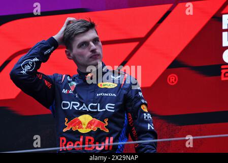 Shanghai, Chine. 21 avril 2024. Le vainqueur Max Verstappen (NLD) Red Bull Racing sur le podium. 21.04.2024. Championnat du monde de formule 1, Rd 5, Grand Prix de Chine, Shanghai, Chine, jour de la course. Le crédit photo devrait se lire : XPB/Alamy Live News. Banque D'Images