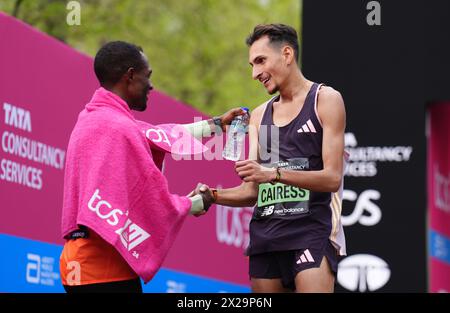 Emile Cairess après avoir terminé troisième de la course d'élite masculine lors du marathon TCS de Londres. Date de la photo : dimanche 21 avril 2024. Banque D'Images