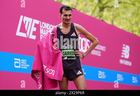 Emile Cairess après avoir terminé troisième de la course d'élite masculine lors du marathon TCS de Londres. Date de la photo : dimanche 21 avril 2024. Banque D'Images