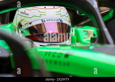 Shanghai, Chine. 19 avril 2024. 19.04.2024, circuit international de Shanghai, Shanghai, Grand Prix de Chine de formule 1 2024, photo Zhou Guanyu (CHN), piquet F1 Team Kick Sauber crédit : dpa/Alamy Live News Banque D'Images