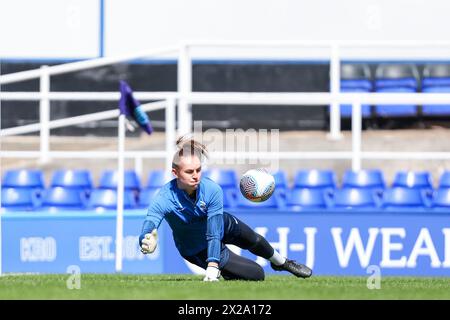 Birmingham, Royaume-Uni. 21 avril 2024. Lucy Thomas de Birmingham City se réchauffe lors du match de championnat féminin entre Birmingham City Women et Sheffield United Women à St Andrews @ Knighthead Park, Birmingham, Angleterre le 21 avril 2024. Photo de Stuart Leggett. Utilisation éditoriale uniquement, licence requise pour une utilisation commerciale. Aucune utilisation dans les Paris, les jeux ou les publications d'un club/ligue/joueur. Crédit : UK Sports pics Ltd/Alamy Live News Banque D'Images