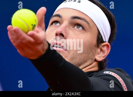 Munich, Allemagne. 21 avril 2024. Tennis : ATP Tour - Munich, simples, hommes, finale. Fritz (USA) - Struff (Allemagne). Taylor Fritz en action. Crédit : Sven Hoppe/dpa/Alamy Live News Banque D'Images