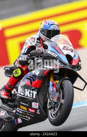 ASSEN - Toprak Razgatlioglu (TUR) sur sa BMW dans la deuxième course Superbike lors du Championnat du monde Superbike au TT circuit Assen. ANP VINCENT JANNINK Banque D'Images