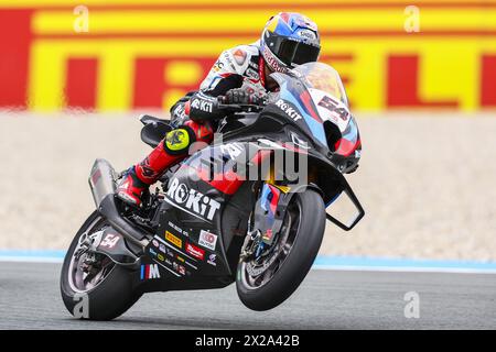 ASSEN - Toprak Razgatlioglu (TUR) sur sa BMW dans la deuxième course Superbike lors du Championnat du monde Superbike au TT circuit Assen. ANP VINCENT JANNINK Banque D'Images