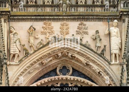 Reims, Kathedrale notre-Dame, Westfassade, détail Kampf David gegen Goliath Banque D'Images