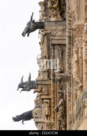 Reims, Kathedrale notre-Dame, Westfassade, Tierfiguren als Wasserspeier Banque D'Images