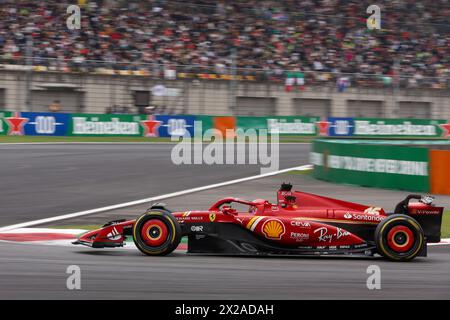 Shanghai, Chine. 21 avril 2024. Le pilote Ferrari Charles Leclerc de Monaco participe au Grand Prix de formule 1 de Chine sur le circuit international de Shanghai à Shanghai, en Chine, le 21 avril 2024. Crédit : Wang Xiang/Xinhua/Alamy Live News Banque D'Images