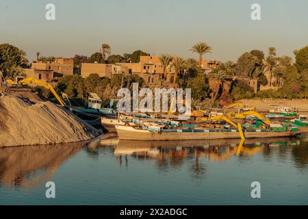 Paysage culturel de la rive du Nil le Nil la ligne de vie de l'Egypte Banque D'Images