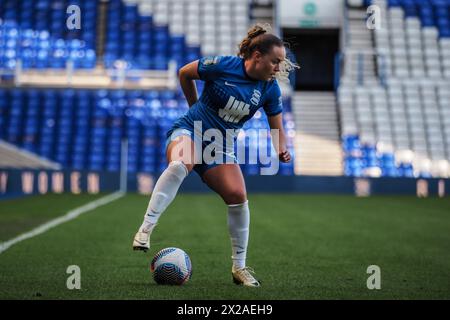 Birmingham, Royaume-Uni. 21 avril 2024. Birmingham, Angleterre, 21 avril 2024 : Charlie Devlin (23 Birmingham) sur le ballon lors du match de football de la FA Womens Championship entre Birmingham City et Sheffield United à St Andrews à Birmingham, Angleterre (Natalie Mincher/SPP) crédit : SPP Sport Press photo. /Alamy Live News Banque D'Images