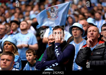 Les fans de Coventry City lors de la demi-finale de la Coupe de football Emirates FA au stade de Wembley, à Londres. Date de la photo : dimanche 21 avril 2024. Banque D'Images