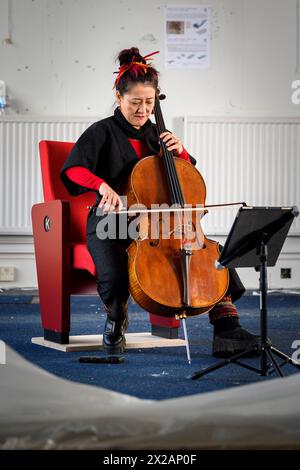 Musiciens, violoncelliste de l’Orchestre de chambre écossais Su-a Lee Banque D'Images