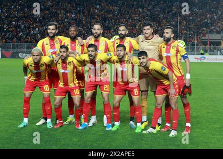 Rades, Tunis, Tunisie. 20 avril 2024. Team of est lors du match final 1/2 du CAF .est vs Mamolodi Sundowns FC au stade Rades.espérance sportive de Tunis a remporté une victoire très importante ce soir contre Mamelodi Sundowns dans la première manche en demi-finale de la Ligue des Champions Africains. Le seul but de cette première manche en demi-finale était marqué à la 41e minute par le brésilien Yan Sasse, très bien servi par sa compatriote Silva Rodrigo. (Crédit image : © Chokri Mahjoub/ZUMA Press Wire) USAGE ÉDITORIAL SEULEMENT! Non destiné à UN USAGE commercial ! Banque D'Images