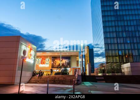 Paris, France, Front, films français 13ème arrondissement, Mk2 Bibliotheque Cinéma, bâtiment, néons, Street People, extérieur, entrée du théâtre, panneau Banque D'Images