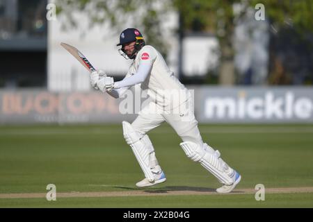 Canterbury, Angleterre. 21 avril 2024. Jack Leaning des chauves-souris de Kent au cours de la troisième journée du match de la Division 1 du Championnat du comté de Vitality entre le Kent County Cricket Club et le Surrey County Cricket Club au Spitfire Ground, St Lawrence à Canterbury. Kyle Andrews/Alamy Live News. Banque D'Images