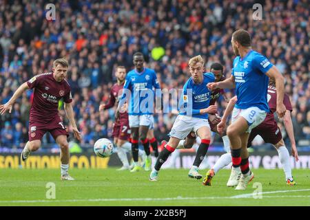 Glasgow, Royaume-Uni. 21 avril 2024. Les Rangers jouent Heart of Midlothian au stade de football de Hampden Park, Glasgow, Écosse, Royaume-Uni lors d'une demi-finale de la Coupe d'Écosse. Le vainqueur de ce jeu jouera le Celtic FC en finale. Crédit : Findlay/Alamy Live News Banque D'Images