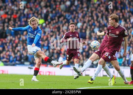 Glasgow, Royaume-Uni. 21 avril 2024. Les Rangers jouent Heart of Midlothian au stade de football de Hampden Park, Glasgow, Écosse, Royaume-Uni lors d'une demi-finale de la Coupe d'Écosse. Le vainqueur de ce jeu jouera le Celtic FC en finale. Crédit : Findlay/Alamy Live News Banque D'Images