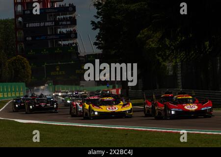 Circuit d'Imola, Bologne, Émilie-Romagne, Italie. 21 avril 2024. Championnat du monde d'Endurance FIA 2024, 6 heures d'Imola, jour de la course ; début de course crédit : action plus Sports/Alamy Live News Banque D'Images