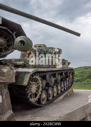 Char allemand PzKpfw IV sur le monument dans la 'Vallée de la mort' (Udolie smrti) Kapisova, Slovaquie, Europe. Banque D'Images