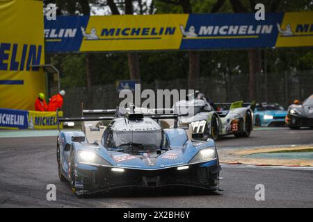 35 MILESI Charles (fra), GOUNON Jules (and), CHATIN Paul-Loup (fra), Alpine Endurance Team #35, Alpine A424, Hypercar, action lors des 6 heures d'Imola 2024, 2ème manche du Championnat du monde d'Endurance FIA 2024, du 18 au 21 avril 2024 sur l'Autodromo Internazionale Enzo e Dino Ferrari à Imola Banque D'Images